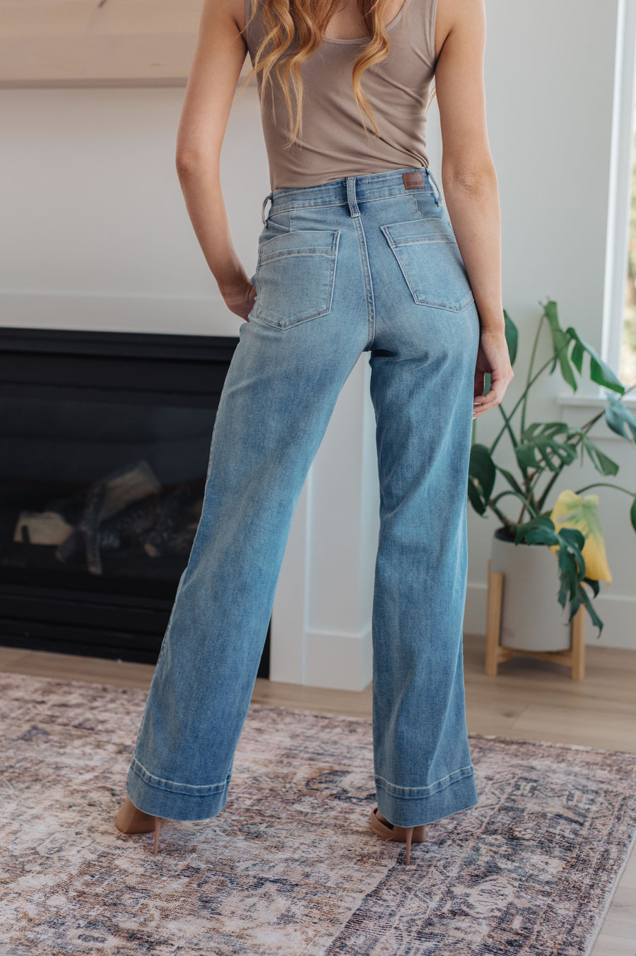 Judy Blue Mid Rise Light Wash Jeans